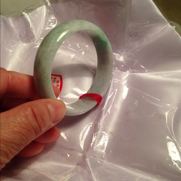 🌹This lucky bangle is real jade, 🌹